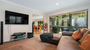 TV, stereo