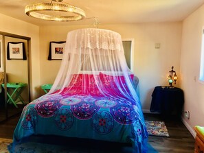 3 bedrooms, desk, iron/ironing board, travel cot