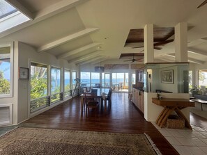 Interior - OCEANFRONT DUPLEX, with POOL, SAUNA and steps from BEACH (Hilo)