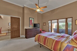 3 bedrooms, desk, iron/ironing board, free WiFi