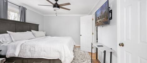 3 bedrooms, iron/ironing board, WiFi, bed sheets