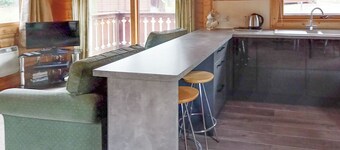 Paradise Lodge-UK31996