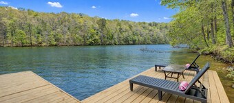 Spring Specials! XXXL Home for 18! Lakefront Living w/private dock