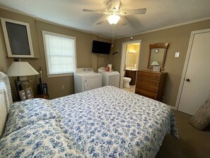 5 bedrooms, Internet, bed sheets