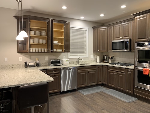 NEW 5 Bedroom Home with  Pier by Water