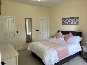 2 habitaciones, wifi gratis y ropa de cama 