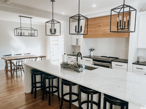 Bright stylish home minutes to downtown! New build with HUGE pool/hot tub combo!