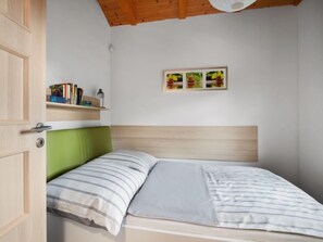 1 bedroom, desk, WiFi - Bečov nad Teplou 1 by Interhome (Becov nad Teplou)