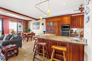 Interior - Chef's dream kitchen meets top golf views (Lahaina)