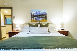 2 bedrooms, iron/ironing board, travel cot, WiFi