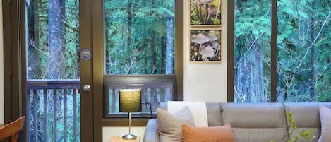 Smart TV, fireplace, offices