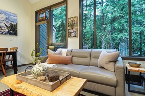 Smart TV, fireplace, DVD player, table tennis