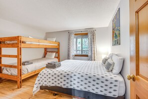 2 chambres, bureau, accès Internet, draps fournis