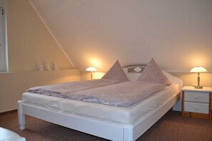 2 bedrooms, WiFi, bed sheets