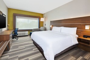 Standard Room, 1 King Bed | Desk, free rollaway beds, free WiFi, bed sheets - Holiday Inn Express & Suites Milan – Sandusky Area by IHG (Milan)