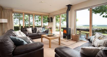 Vesta View - Self catering accommodation that sleeps 10 guests in 5 bedrooms