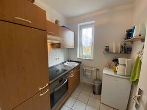 Fridge, oven, highchair