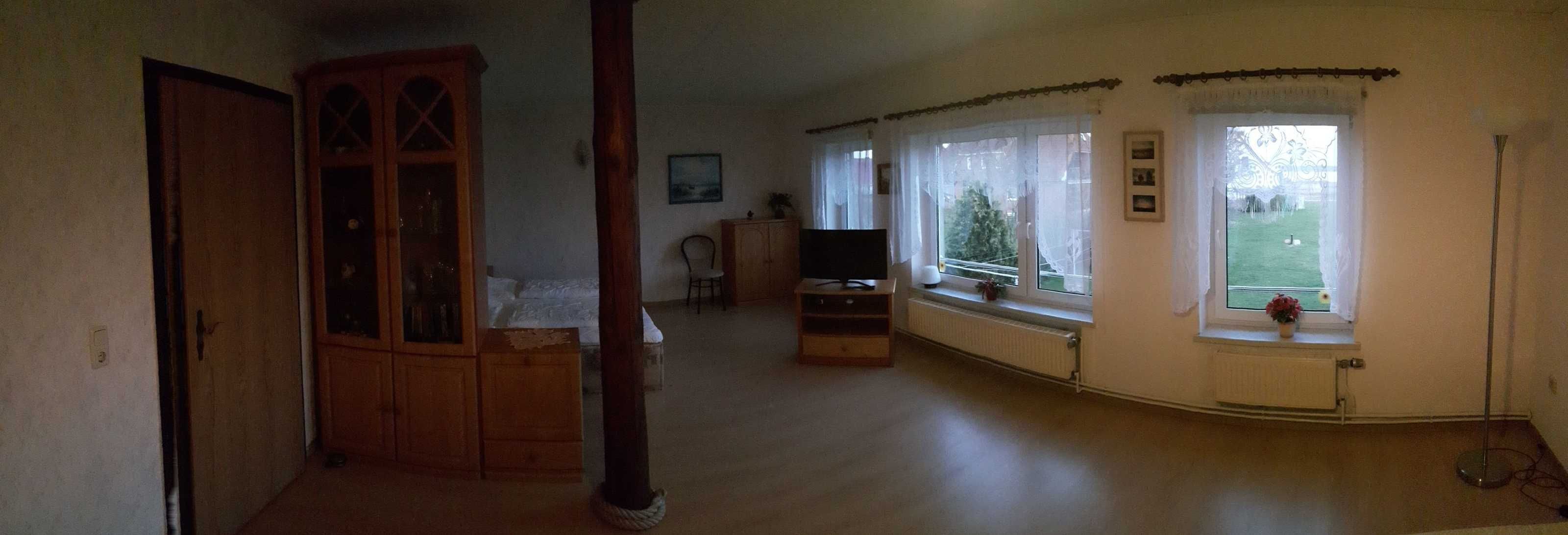 1 bedroom, travel cot