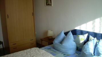 2 bedrooms, travel cot