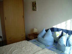 2 bedrooms, travel crib