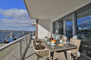 Unclassified image, 4 of 21, button - Hafenspitze App. 15 Dreimaster (Wismar)