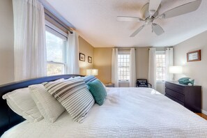 3 bedrooms, iron/ironing board, Internet, bed sheets