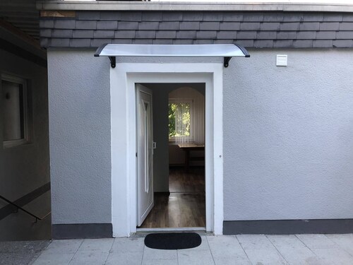 Apartament/ Ferienwohnung mit Terasse und Parkplatz