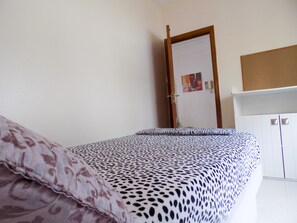 1 bedroom, desk, bed sheets