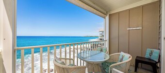 🐳 Newly Renovated Oceanfront Condo in Kona! 🌅 - Hale Kona Kai 302
