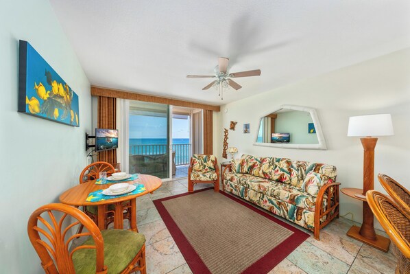 TV, stereo - 🐳 Newly Renovated Oceanfront Condo in Kona! 🌅 - Hale Kona Kai 302 (Kailua Kona)