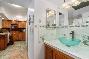 Fridge, microwave, stovetop