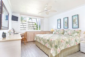 1 bedroom, free WiFi - Oceanfront Condo🏄‍♀️Wrap-Around Lanai Almost Hanging Over The Ocean! 🌊 Hale Kona Kai 313 (Kailua Kona)