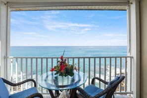 Property grounds - True and Absolute Oceanfront Condo 🌅 Breathtaking Views From The Lanai!🍍Hale Kona Kai 402 (Kailua Kona)