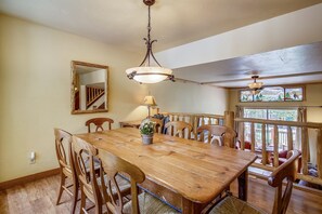 Townhome, 3 Bedrooms | Private kitchen | Fridge, oven, coffee/tea maker, toaster