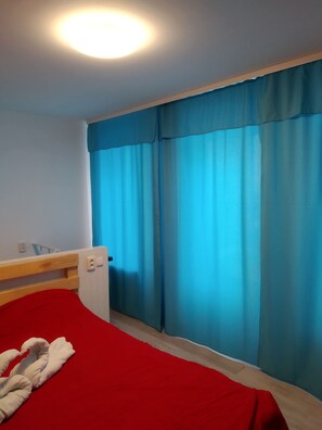 1 habitación, wifi y ropa de cama