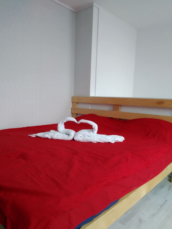 1 habitación, wifi y ropa de cama