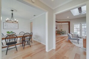 Dining - Best of Richardson | 5BD/3BA with Pool, Patio, BBQ (Richardson)