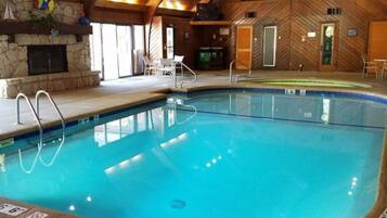 Piscine couverte, piscine extérieure