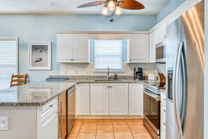 Fridge, microwave, oven, stovetop - Seashores Sandbar- Five Bedroom, Four Bath House with Private Pool (Surfside Beach)