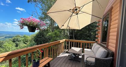 Cozy Mountaintop Retreat