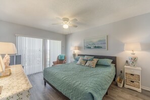 2 bedrooms, iron/ironing board, free WiFi, bed sheets - 2b/1.5b - Intercoastal Views - Madeira Norte #505 (Madeira Beach)