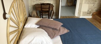 Village house with terrace and small garden in the heart of Saint Pierre d'Oleron