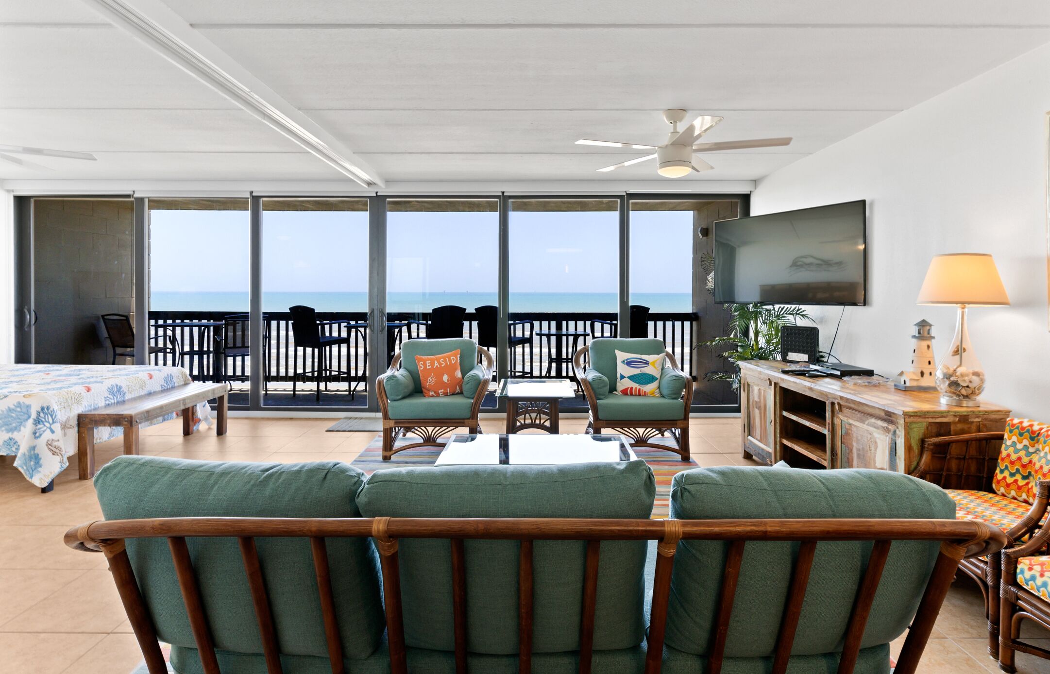 Flachbildfernseher, DVD-Player