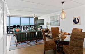 Flatskjerm-TV og DVD-spiller