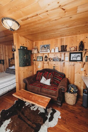3 bedrooms, iron/ironing board, travel crib, WiFi