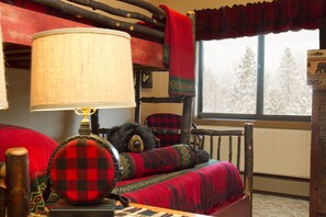 3 soverom, strykejern/-brett, wi-fi (inkludert) og sengetøy