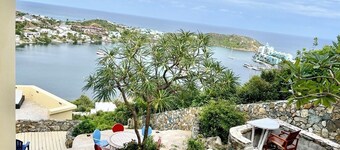 Special Rates, Large Villa , with many options.