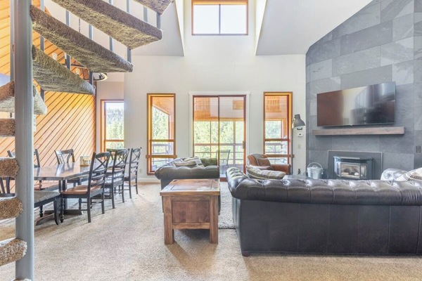 Smart TV, chimenea, videojuegos, futbolito