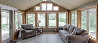Book early for summer! COZY CABIN