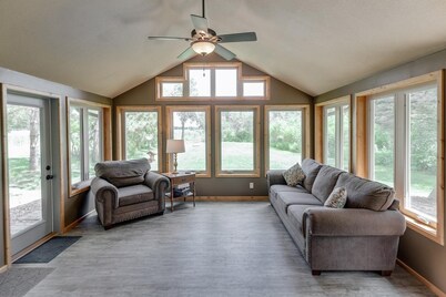 Book early for summer! COZY CABIN